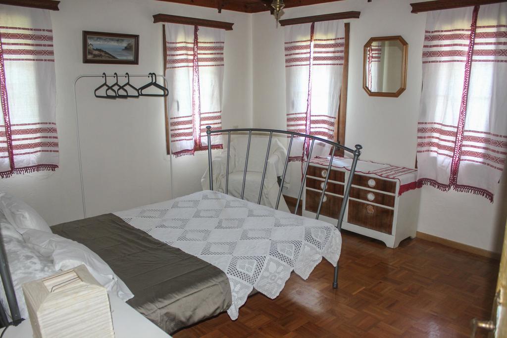 Doctors' House Mikros Prinos Villa Rum bild