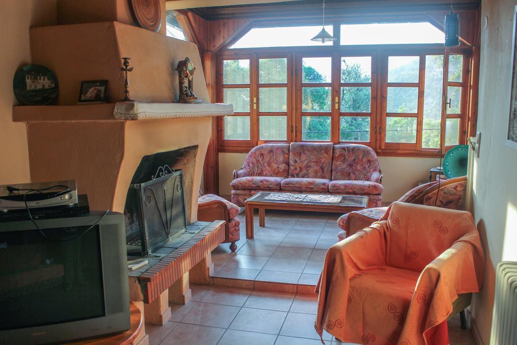 Doctors' House Mikros Prinos Villa Rum bild